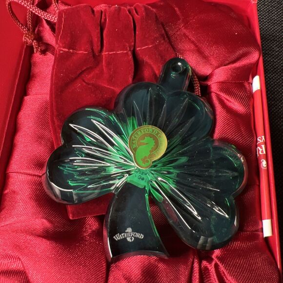 Waterford Crystal 2014 Annual Green Shamrock ornament with enhancer #164589 - Picture 3 of 11